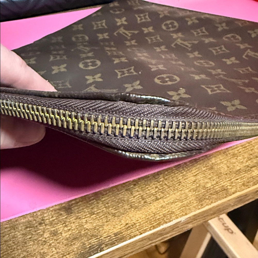 Louis Vuitton Brown Monogram Canvas Zip Portfolio - Picture 13 of 14